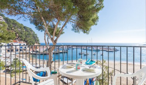 PA 125/2 Apartment for 6 persons by the beach in Llafranc, Costa Brava