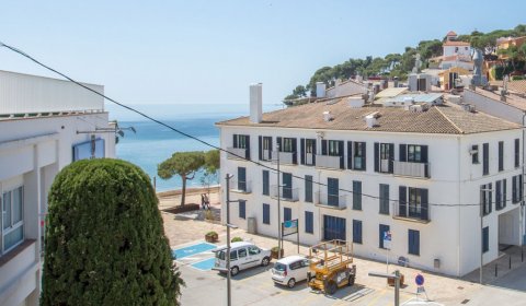 PA 129/2 Moderne Ferienwohnung für 6 Personen direkt am Strand von Llafranc an der Costa Brava