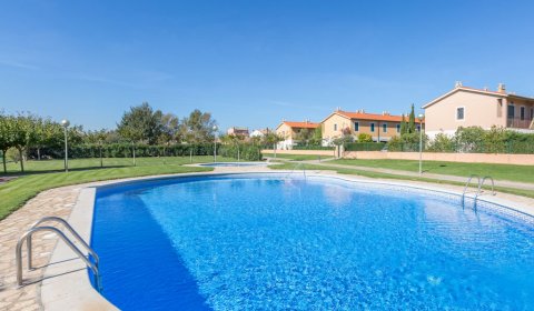 PP 304/4 Ferienhaus für 6 Personen mit Schwimmbad in Mas Pinell am Strand des Playa de Pals an der Costa Brava