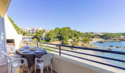 LA 291/3 Holiday house for 10 persons with sea views in Llançà on the Costa Brava