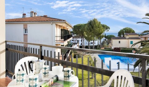 PA 117/3 Moderne appartement pour 4/5 personnes avec piscine à Calella de Palafrugell Costa Brava