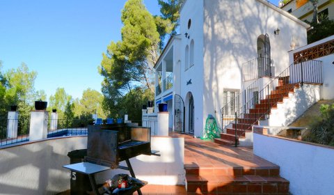 BG 621 Villa para 6 personas con una piscina privada y 2 apartamentos en Begur Costa Brava