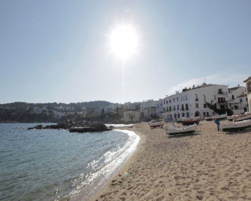 Sanddstrand erlebe in Port de la Selva Costa Brava Spanien