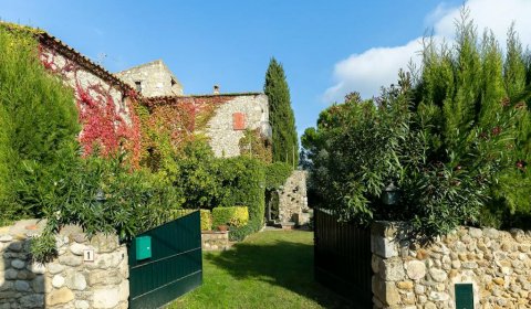 CA 919 Wunderschöne Finca für 10 Personen mit privatem Schwimmbad im Landesinneren von Katalonien