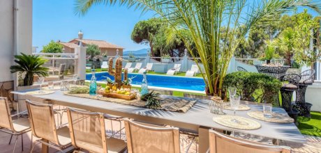 LL 948 Grande villa méditerranéenne pour 12/13 personnes avec 4 appartements et piscine privée près de Lloret de Mar Costa Brava