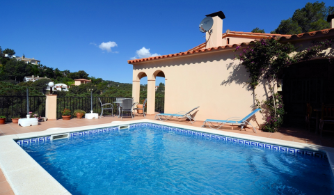 BG 612 Villa para 6 personas con una piscina privada en Sa Tuna en la Costa Brava